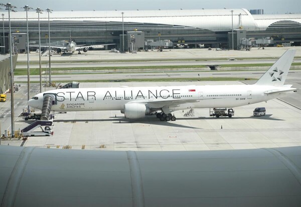 20 Пассажиров в реанимации после турбулентности на рейсе Singapore Airlines