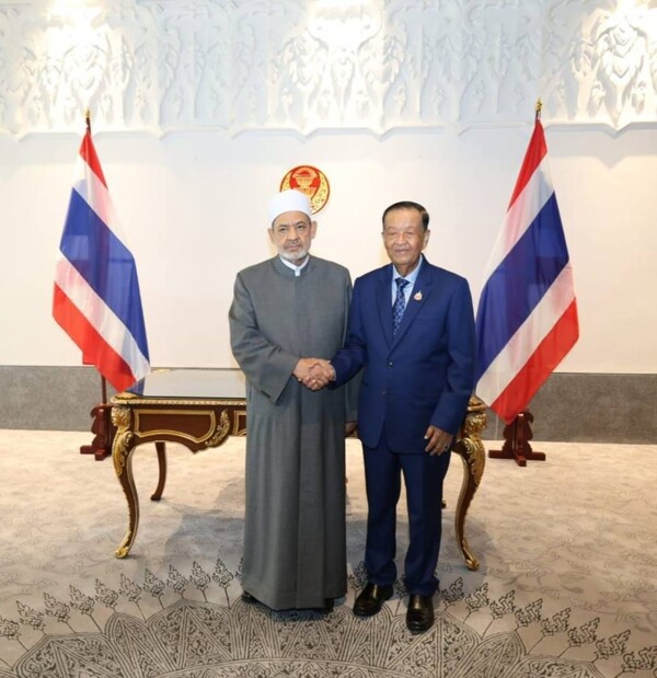 Шейх Аль-Азхар посещает Тайский парламент и укрепляет сотрудничество